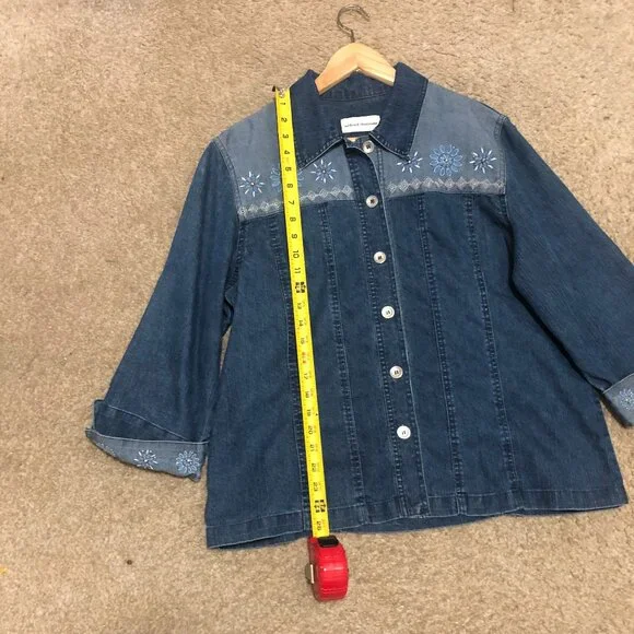 Alfred Dunner Denim Shirt Embroidered details Country Style Size 14 - Picture 5 of 12